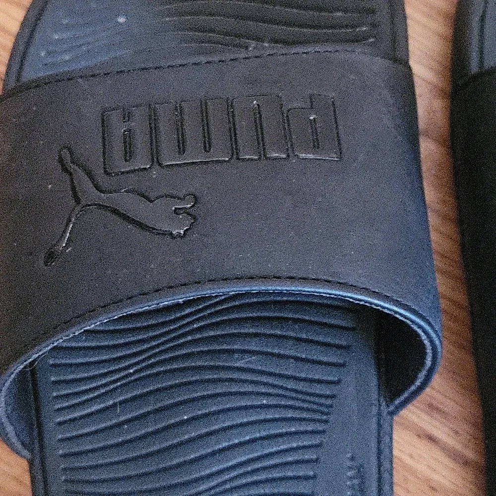Puma Slides - Picture 2 of 7